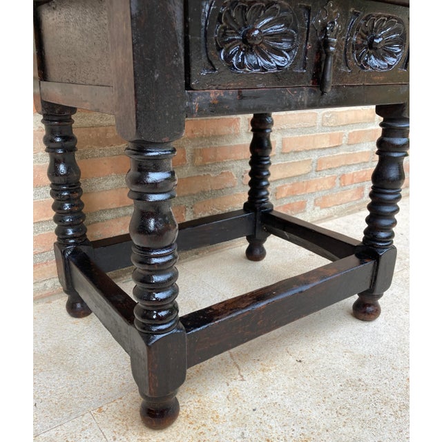 1940s Mid-Century Spanish Carved Side Table with One Drawer, 1940 For Sale - Image 5 of 9