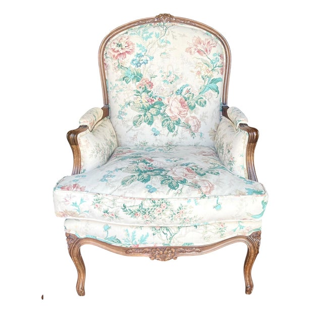 Shabby Chic Vintage Pair of Louis XV Style Floral Upholstered Bergère Accent Chairs in English Traditional Style For Sale - Image 3 of 18