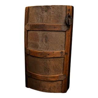 Kuriel Speakeasy Trunk - Liquor Cabinet For Sale