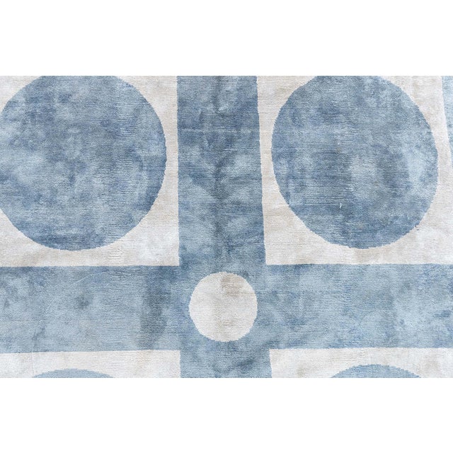 Early 21st Century "Moongrid" Contemporary Art Deco Geometric Gray Silk Carpet by Doris Leslie Blau For Sale - Image 5 of 6
