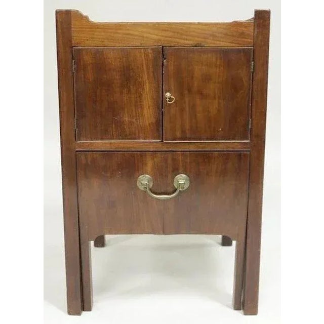 English 18th Century George III English Mahogany Bedside Table Cupboard For Sale - Image 3 of 5