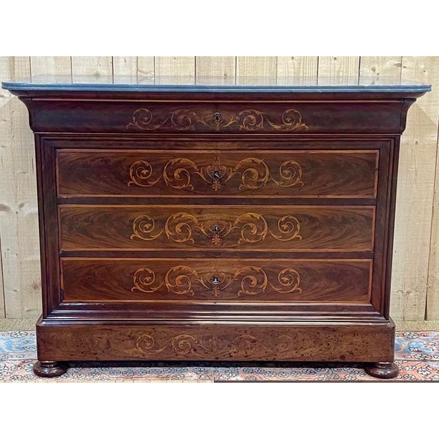 Wood Early 19th Century French Charles X Flame Mahogany & Inlay Commode For Sale - Image 7 of 9