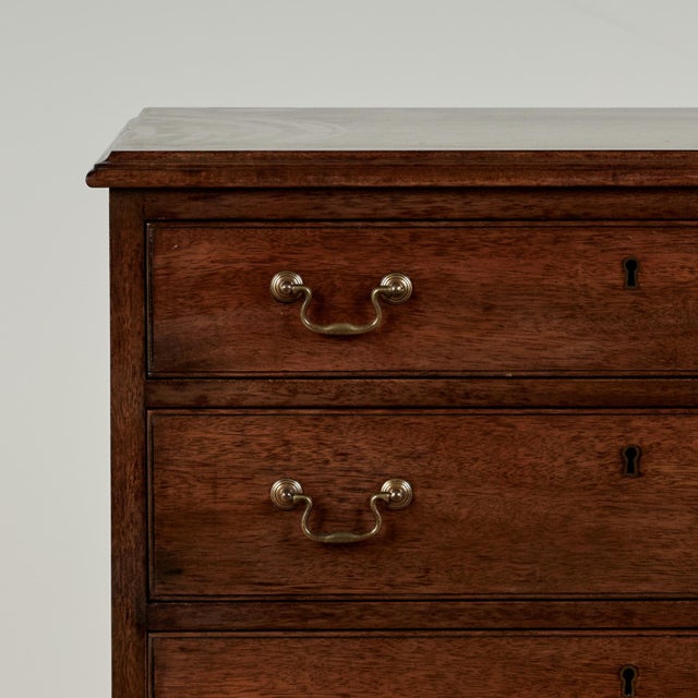 Chippendale Vintage Pair of Chippendale Style Stands by Biggs For Sale - Image 3 of 18