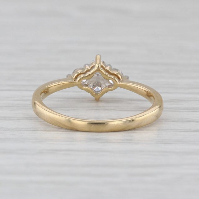 0.28ctw Diamond Cluster Ring 18k Yellow Gold Size 6.25 Engagement For Sale - Image 4 of 8