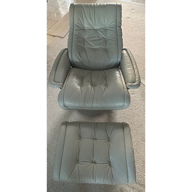 Ekornes Stressless Norwegian Grey Leather Swivel Reclining Chair & Ottoman Set with wood pedestal and frame. Ottoman...