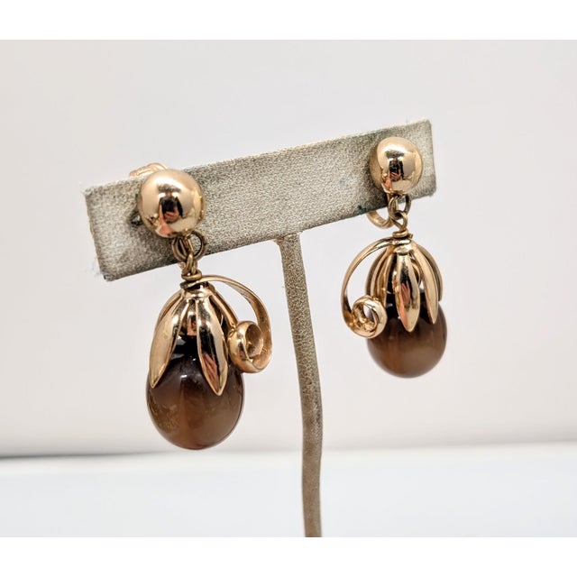 Napier Vintage Signed Napier Goldtone Brown Moonglow Cumquat Drop Clip Earrings-2 Pieces For Sale - Image 4 of 12