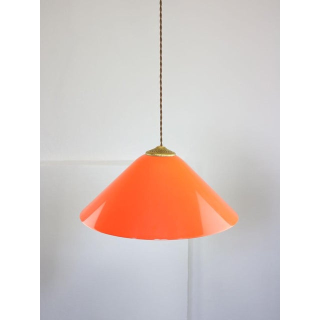 Guzzini Mid-Century Italian Orange Acrylic Glass and Brass Pendant Lamp from Guzzini, 1960s For Sale - Image 4 of 14