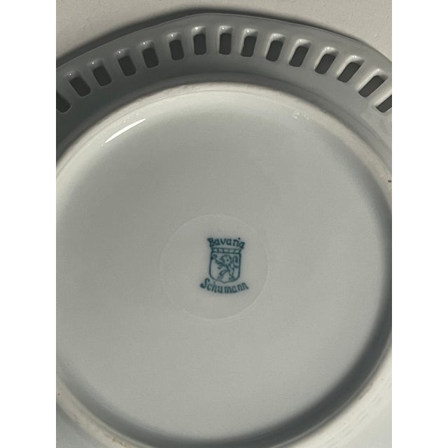 Ceramic 1950s Bronze Centrepiece Artichoke Leaves With Shuman Reticulated Porcelain Plates - 8 pcs For Sale - Image 7 of 7
