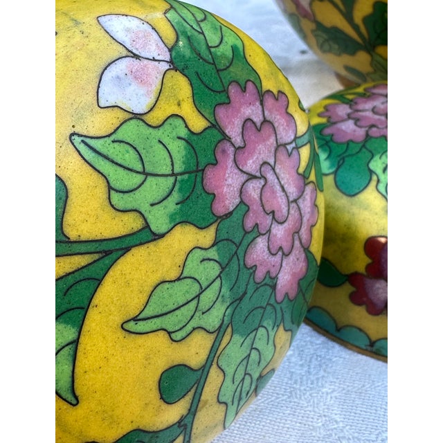 Antique Chinese Imperial Yellow Cloisonné Ginger Jars - A Pair (Republic Period) For Sale - Image 10 of 14
