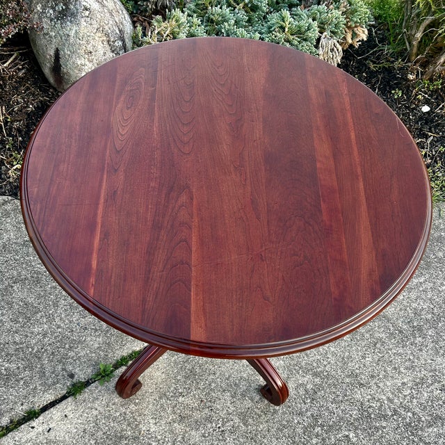 Vintage (1970's) Side/End/Center Table has a Georgian Style. Made by Ethan Allen Furniture. The Wood is CherryWood....