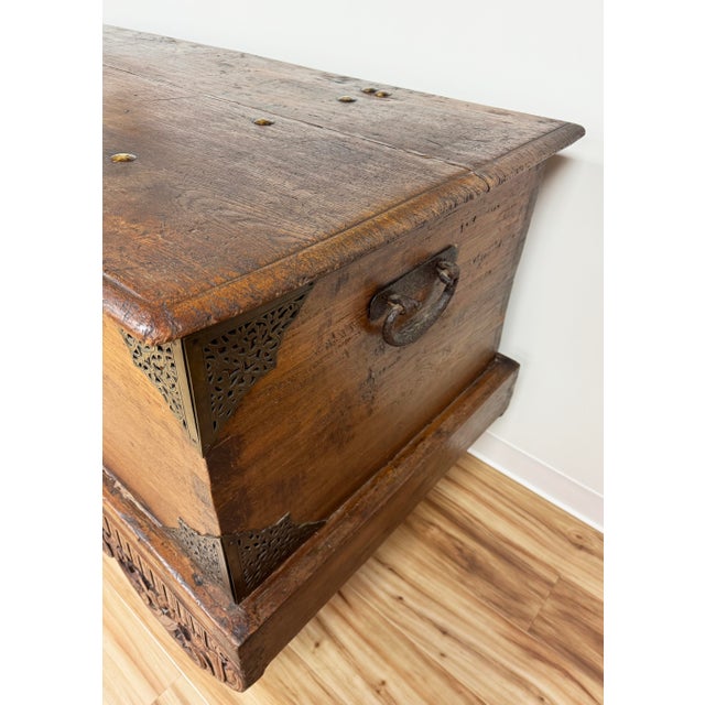 Antique Ming Kang Chinese Carved Wood Trunk Circa 1800-1849 For Sale - Image 11 of 12