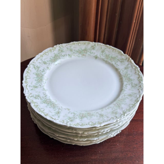 Limoges, France Late 19th Century Elite Works Limoges France Porcelain Dinner Plates Green Floral Garland Scalloped Edge, 7 For Sale - Image 4 of 11