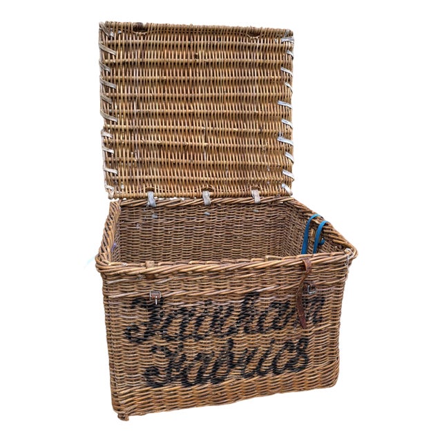 English Wicker Basket, 1920s For Sale