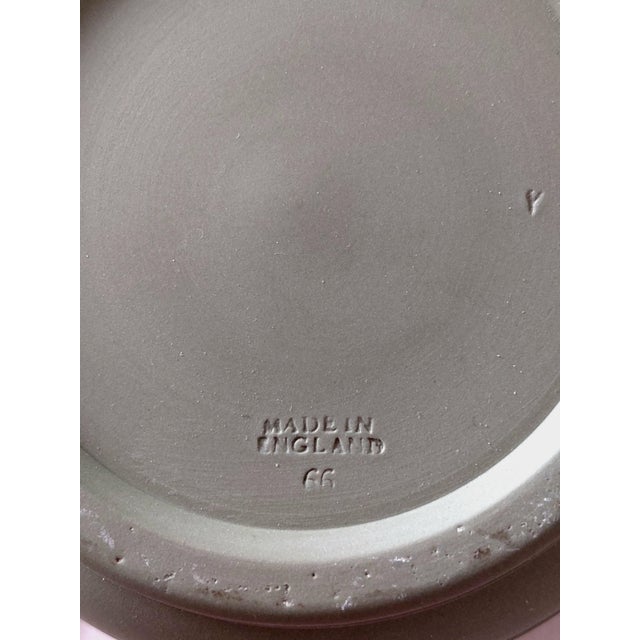 Josiah Wedgwood 1960s Celadon Sage Green Wedgwood Jasperware Cache Pot Planter For Sale - Image 4 of 6