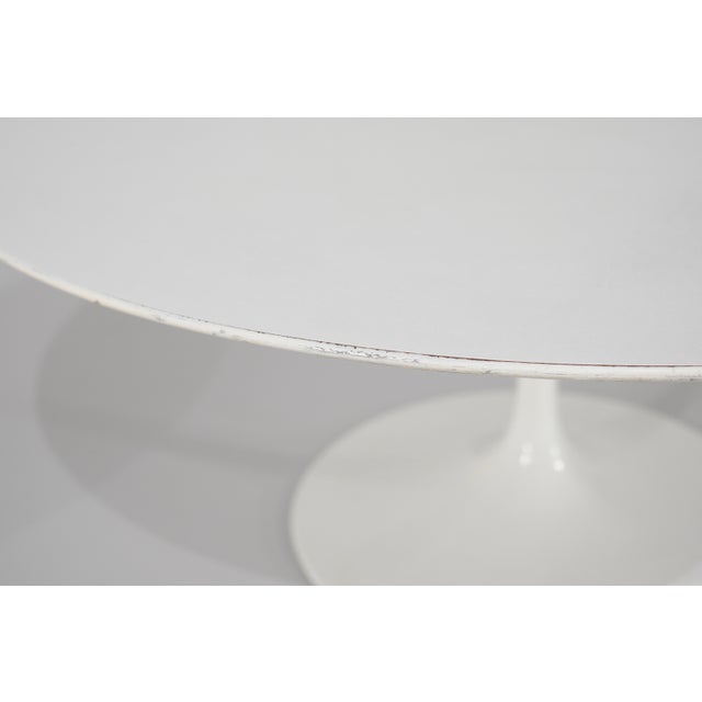 Tulip Coffee Table with Round Top in White Laminate by Eero Saarinen for Knoll International, 1958 For Sale - Image 3 of 14