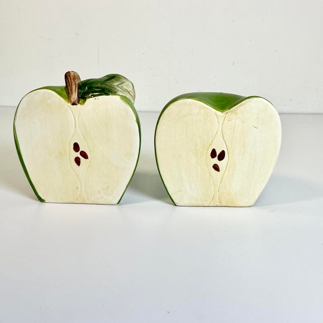 1980s Vintage Boho Chic Arts & Crafts Trompe L’Oeil Green Apple Salt & Pepper Shakers - A Pair For Sale - Image 13 of 14