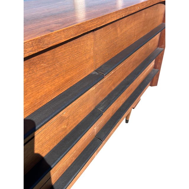 Vintage Mid Century Modern Long Dresser or Credenza by American of Martinsville For Sale - Image 12 of 14