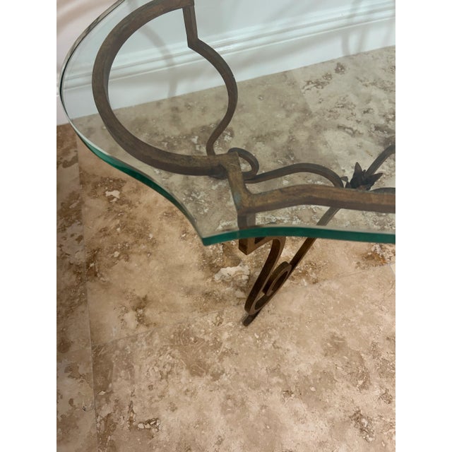 Italian Curly Gilt Iron and Thick Notched Glass Hollywood Regency Side Tables a Pair For Sale In Miami - Image 6 of 9