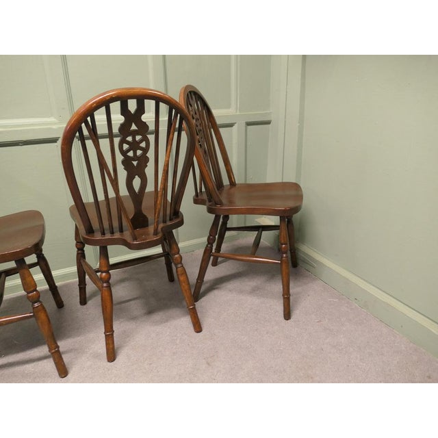 Beech & Elm Wheel Back Windsor Dining Chairs, 1930s, Set of 4 For Sale - Image 6 of 8