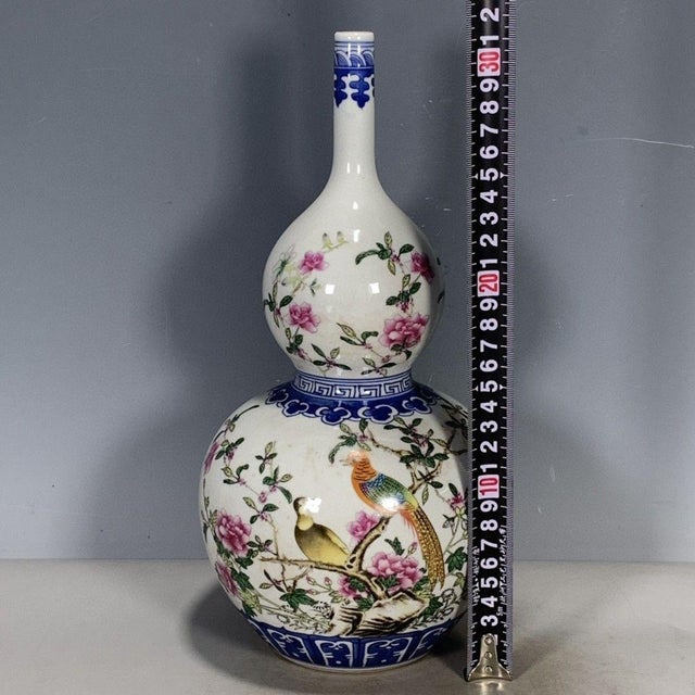 Late 20th Century Chinese Blue & White Famille Rose Porcelain Double Gourd Vase With Bird Motif For Sale - Image 5 of 9