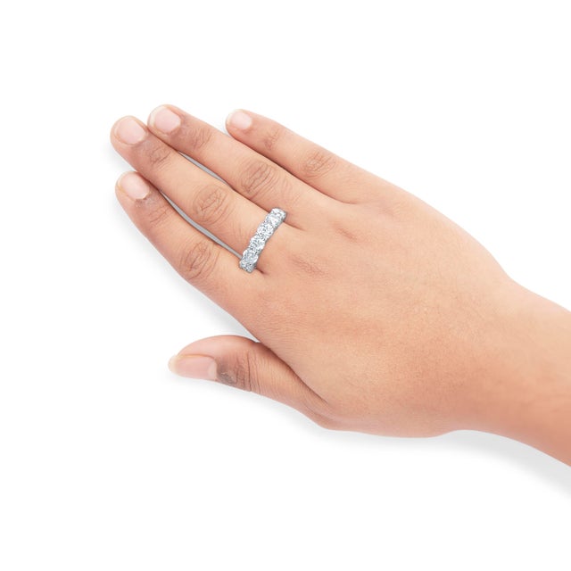 14K White Gold 3.0 Cttw Lab-Grown Diamond Shared Prong Set 6 Stone Band Ring (G-H Color, VS2-SI1 Clarity) - Ring Size 8 For Sale In New York - Image 6 of 7