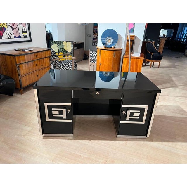 Elegant original Art Deco desk in walnut and black lacquer from France, circa 1930-40. Walnut solid wood and veneer. High-...