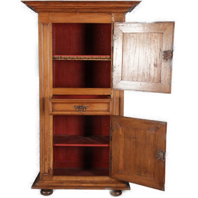 Baroque Narrow Cabinet in Walnut, France, 1700s For Sale - Image 4 of 18