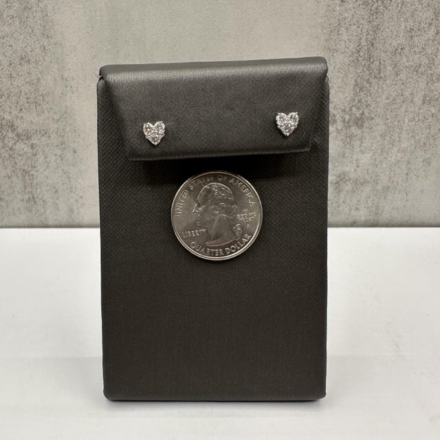 Diamond Heart Stud Earrings in 14kt White Gold – 0.37ctw Gh Si2-I1 Diamonds, A Pair For Sale - Image 4 of 5