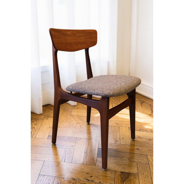 Brown Danish Teak Chair with Seat in Bouclé by Schiønning & Elgaard for Randers Møbelfabrik, 1960s, Set of 6 For Sale - Image 8 of 15