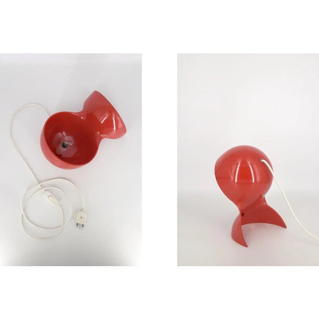 Mid-Century Modern Vintage Red Dalù Table Lamp by Vico Magistretti for Artemide, 1960s For Sale - Image 3 of 8