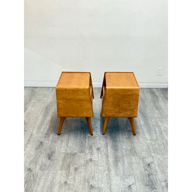 1950s Pair of Mid Century Nightstands by Heywood Wakefield For Sale - Image 5 of 6