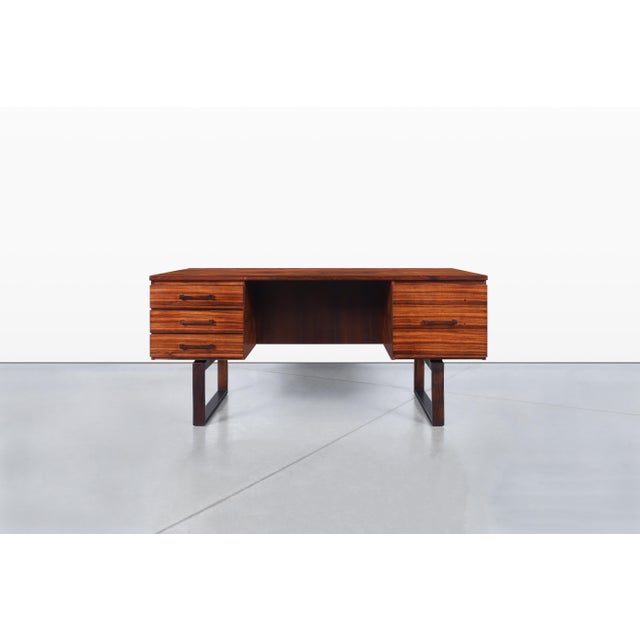 Mid-Century Modern Danish Modern Rosewood Desk by Henning Jensen and Torbin Valeur For Sale - Image 3 of 15