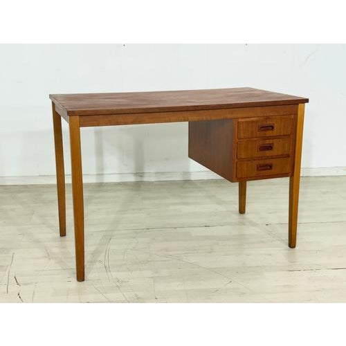 For sale is a beautifully designed desk with a timeless aesthetic. The drawer unit with three simple compartments is...