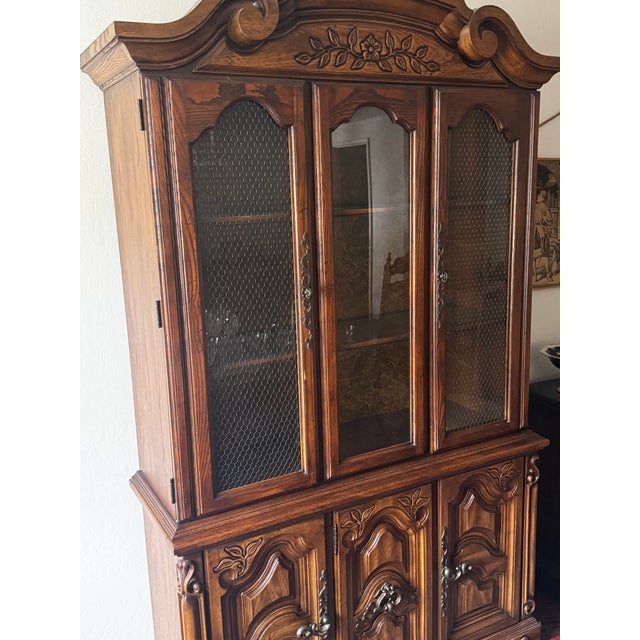 Vintage French Provincial / Louis XV-Style Oak China Cabinet For Sale - Image 4 of 5