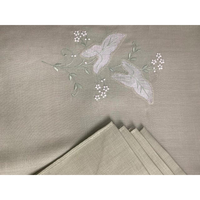 Madeira Linen Embroidered Green Placemats and Napkins, Set/8 For Sale In Washington DC - Image 6 of 7