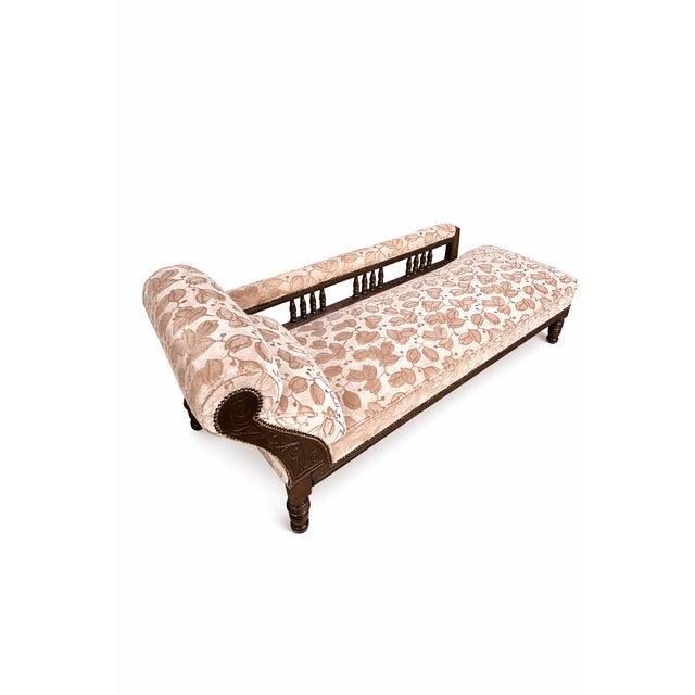 1920s Vintage French Walnut Chaise Lounge, 1920s For Sale - Image 5 of 5