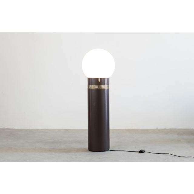 Oracolo Floor Lamp in Metal and Blown Glass by Gae Aulenti for Artemide, Italy, 1970s For Sale - Image 5 of 8