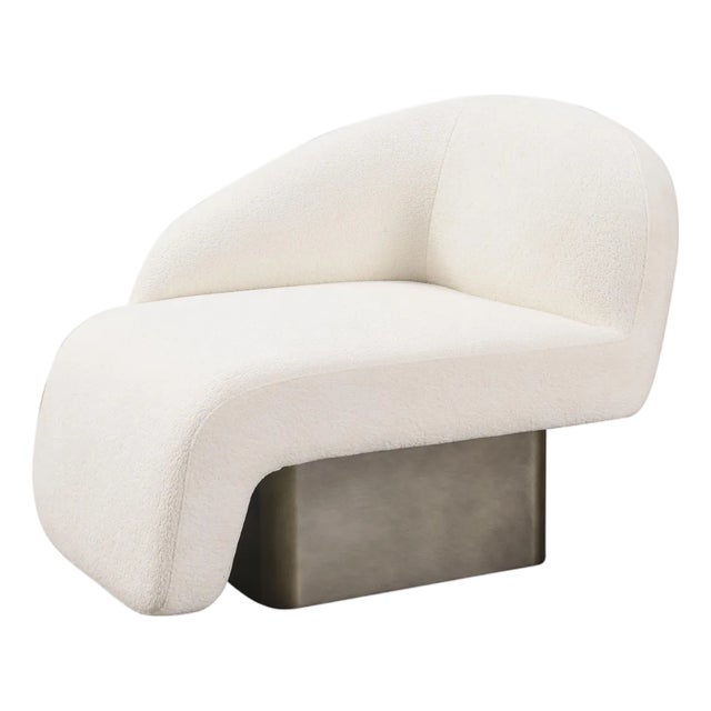 This white modern lounge chair wrapped in soft boucle fabric feels like a cozy hug every time you sit down. With its chic...