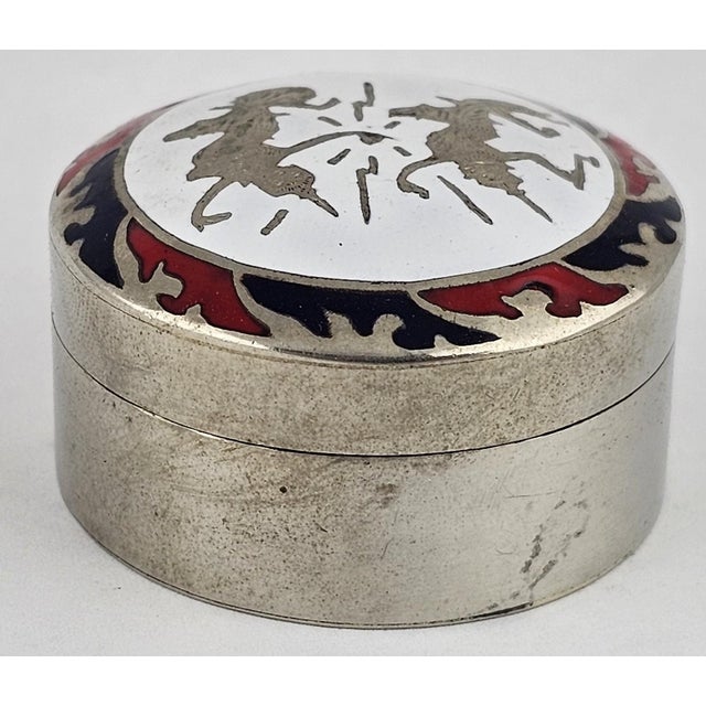 White Vintage Siam Sterling Silver Enamel Pill Box Thai Dancers White, Blue & Red For Sale - Image 8 of 12