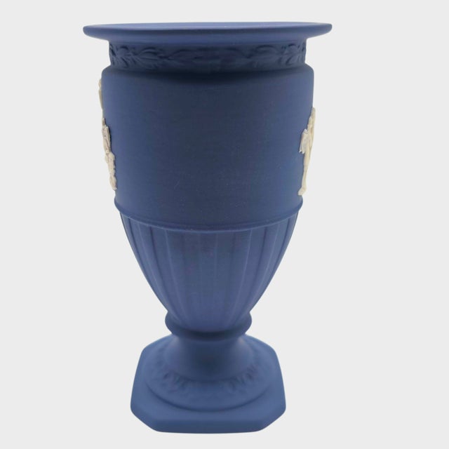 Wedgwood Wedgwood Jasperware Neoclassical Dark Blue Urn Vase With Relief Figures, England For Sale - Image 4 of 10