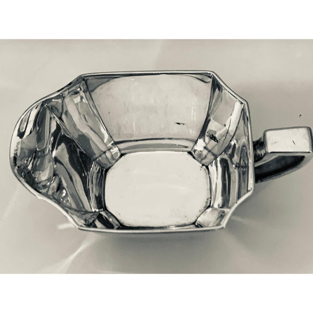 Very Exclusive A Tiffany & Co maker's sterling silver tea set, complete with serving tray. Six Piece Tiffany & Co. Makers...