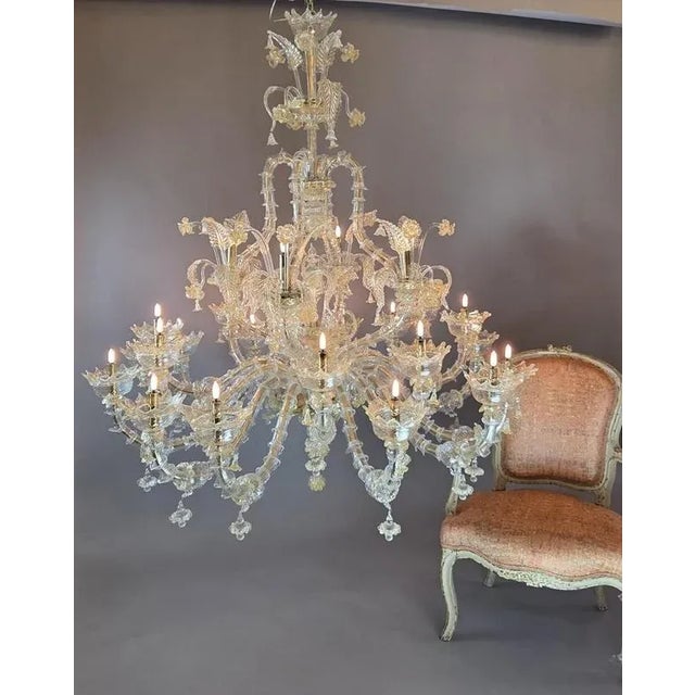 Large 20-light Murano glass chandelier, 20th century Up to 250V (Europe/UK Standard).The wiring of this item may be...