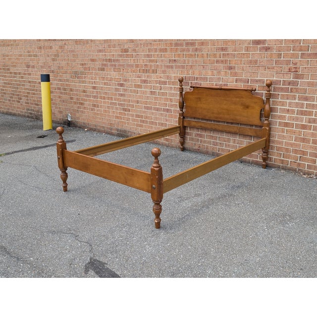 American Mid 20th Century Solid Maple Colonial Early American Full Size Cannonball Bed Frame For Sale - Image 3 of 7
