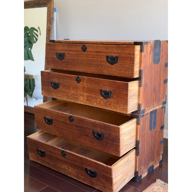 Mid-Century Modern Antique Japanese Tansu Chests, Pair – Meiji Style Kimono Storage With Iron Hardware For Sale - Image 3 of 12