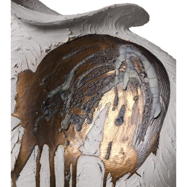 White & Gold Sculptural Vessel – No. 119 by Beverly Morrison For Sale - Image 4 of 4