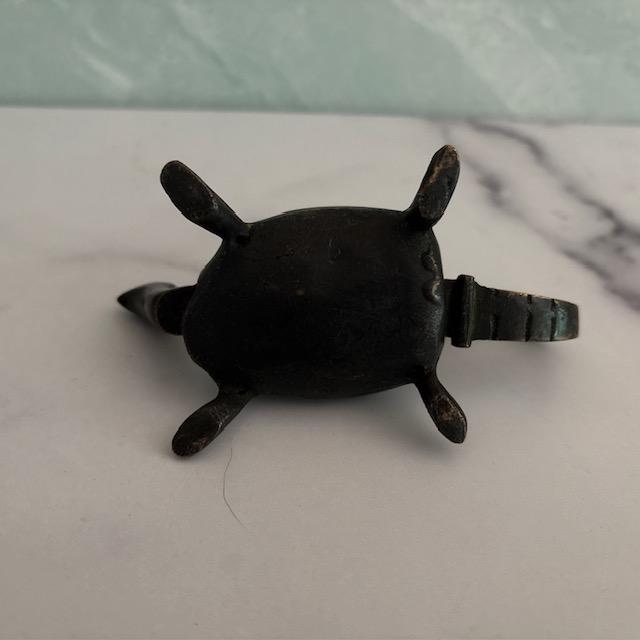 Traditional Early 20th Century Unusual Metal Turtle Tortoise Lock and Key For Sale - Image 3 of 4