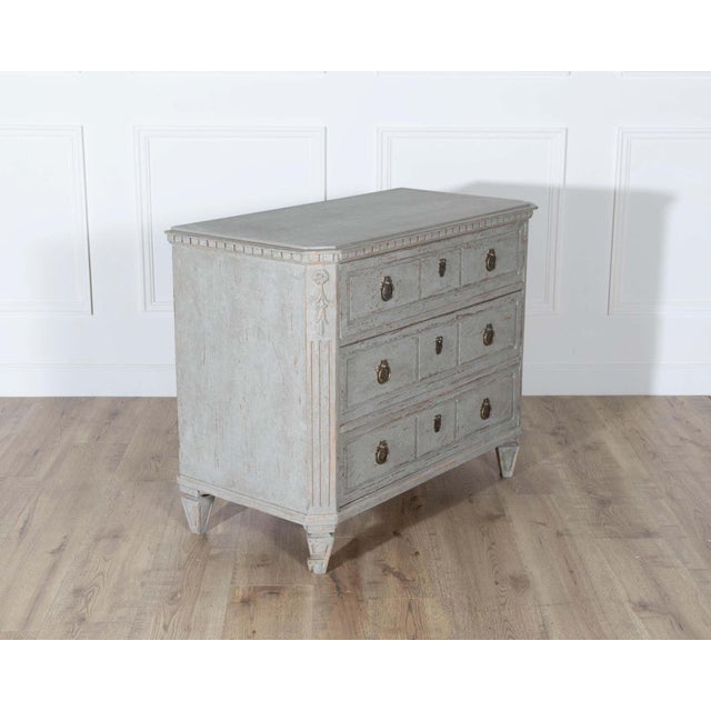 Pair of 19th Century Swedish Gustavian Painted Chests of Drawers For Sale - Image 4 of 16