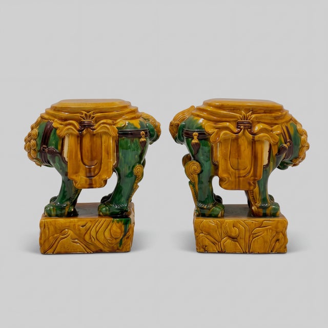 Mid-Century Chinese Export Majolica Glaze Foo Dog Pottery Garden Seats Side Tables - Pair For Sale - Image 4 of 5