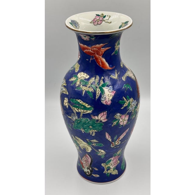Antique Large Fine Quality Oriental Chinese 19th Century TongZhi Mark Vase For Sale - Image 4 of 10