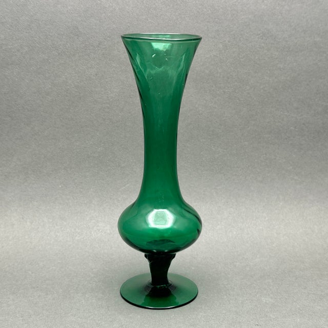 •Vintage hand blown art glass crafted in Italy, likely in the Empoli region during the Mid-Century Modern era. • It...